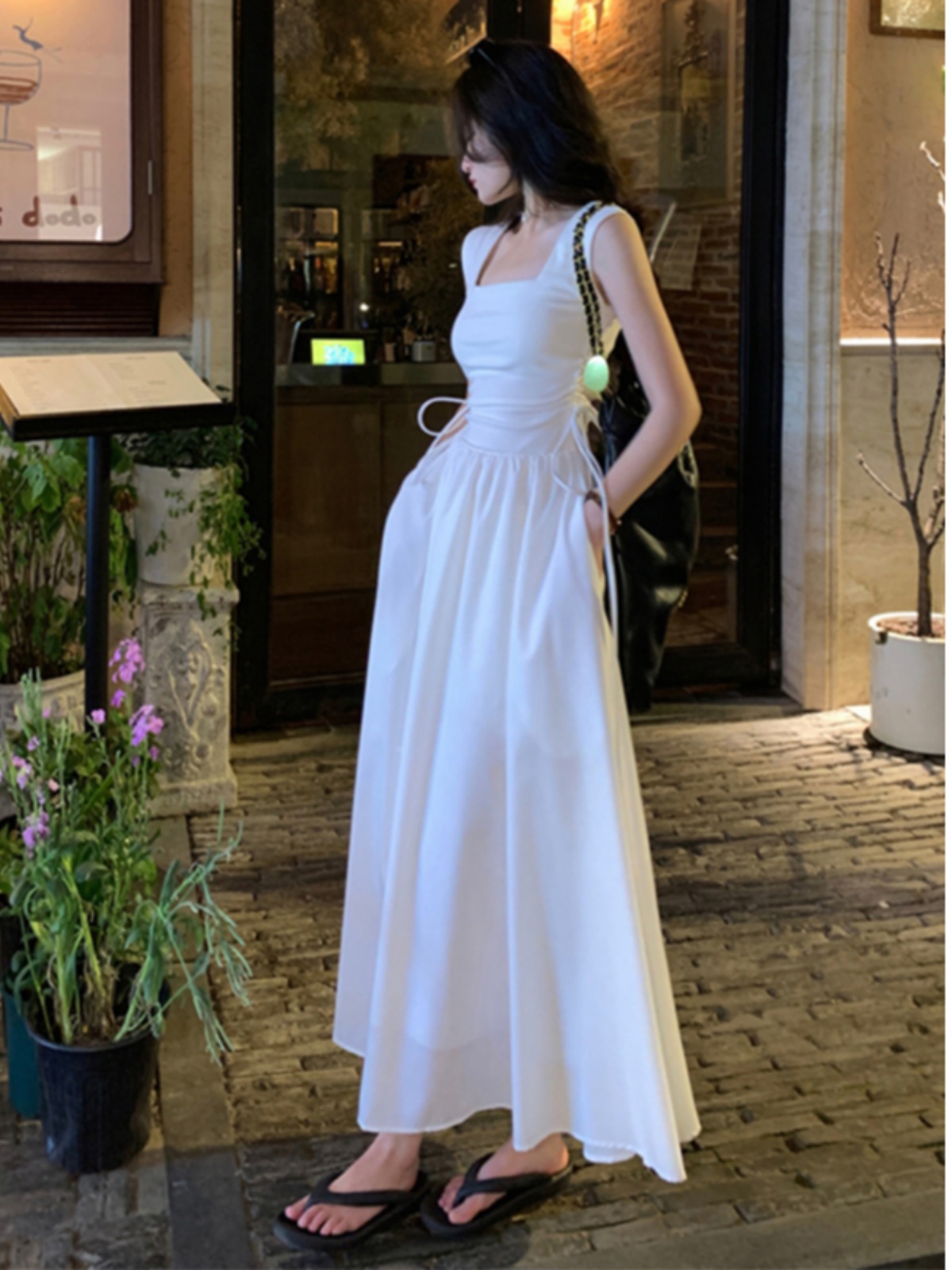 法式赫本风白色吊带连衣裙女2025夏季新款高级感抽绳收腰气质长裙