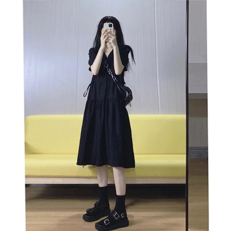 法式黑色连衣裙女高级感2025夏季新款小个子赫本风气质小黑裙显瘦